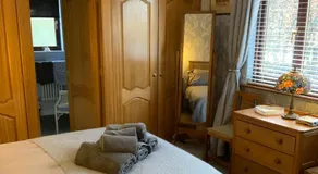 Remarkable 2-Bed Cottage in tranquil setting - Image 2