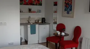The Snug - Image 2