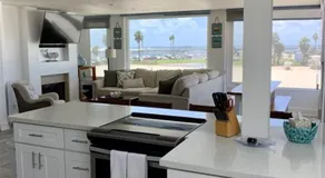 Best Mission Beach Location - Regardez les joueurs de volleyball, les surfeurs et les nageurs de cette plage - Image 4