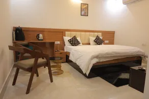 Hotel Golden Aura - Image 2