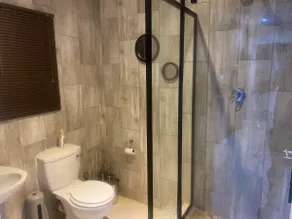 One Bedroom Luxury Apartment - Image 5