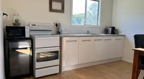 Dora Creek Cottage - Image 4