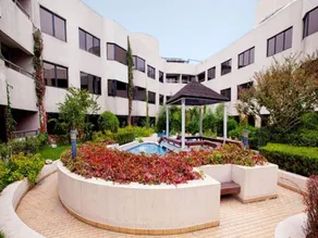 Beijing HWA Apartment Hotel - Image 2