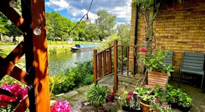 Amazing Location - City of London- 2 Bedroom Stunning Canal View House With Private Garden,Parking & Balcony - Image 5