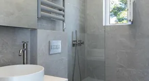 Penthouse Seafront Luxury Studio - Image 2
