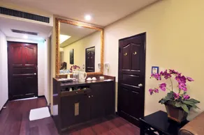Carnival Motel - Image 3