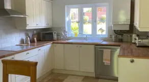 Honeysuckle Cottage - Image 3