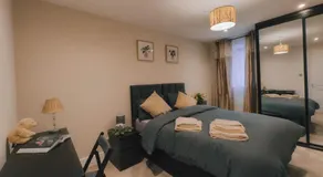 Luxurious Apartment in St Albans - Image 2