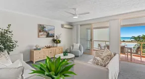 Beachfront holiday bliss in Currumbin - Image 2