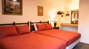 Travelers Motel - Image 2