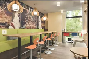 Premier Inn Hamburg City Berliner Tor - Image 3
