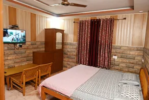 Hotel Sunrise - Image 4