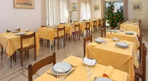 Hotel Vienna - Image 2
