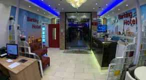 Barking Hotel  - Image 3