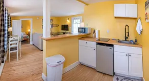 Historic 2 Cats Inn - Image 3