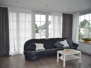 Bungalow in Zeeland near the Beach - Image 2