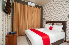 RedDoorz Syariah at Bumi Siliwangi Residence Padang - Image 4