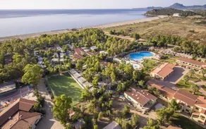 Colostrai Hotel Club - Image 3