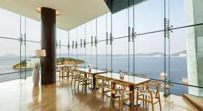 Hidden Bay Hotel - Image 2