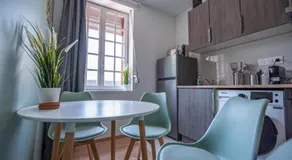 Capstay - La Rhonelle 2 Chambres- Netflix - Cuisine - Image 5