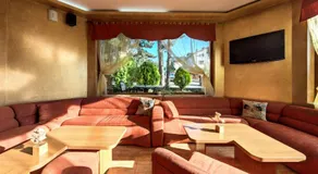Family Hotel Emaly 1 - Image 2
