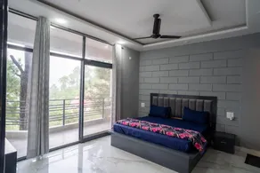 HILL CREST 2 BEDROOM APARTMENT - Image 3