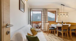 Appartement avec internet haut débit et terrasse | Vue jardin | Parfait pour le travail à distance - Image 2