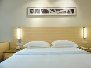 City Comfort Inn Dongguan Shilong Huixing Commercial Center - Image 4