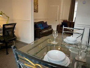 Ideal 2 bed pay-as-you-stay home in Widnes sleeps 5 - Image 2
