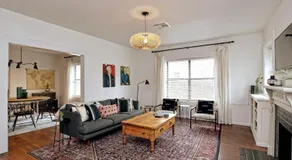 Classy 1927 Uptown Tudor 4 min to Magnolia - Image 2