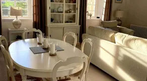 2 bedroom Townhouse within Grade C listed Ladysbridge House 2 night minimum stay - Image 5