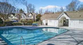 Executive & Luxury 2-bedroom Townhouse with Pool - Image 3