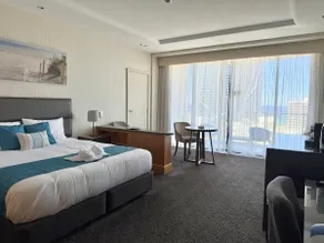Stunning 1 Bedroom with Ocean view & spa bath - Image 2