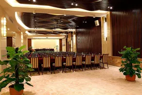 Marina Spa Hotel Sanya - Image 3