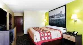 Super 8 by Wyndham Brunswick/St Simons Island Area - Image 2