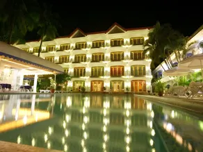 Clarkton Hotel Apartment - Image 2