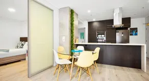 Exhibition Street Retreat - Central Stay with Parking - Image 3