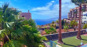Duplex with sea views, garden and terrace - Image 3