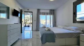 Dream Luxury Apartment Suites - Image 2