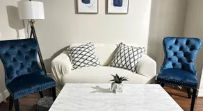 Luxury apt in perfect location - Image 4