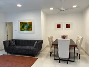 Lovely 2-Bedroom Luxury Apartment with Pool - Image 2