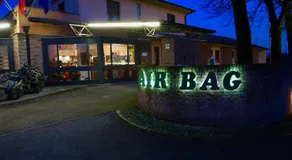 Hotel Air Bag - Image 5