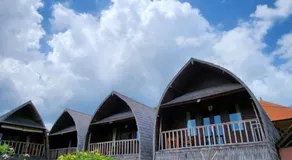 Suka Beach Bungalow - Image 2