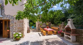 Peaceful Getaway in Polje with Garden - Image 5