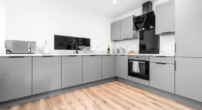 Stylish Apartment - 2 Bedrooms - Balcony - Parking - Netflix - Wifi - 7MC - Image 2