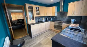Wilford Charm Spacious 3BR Retreat in Nottingham - Image 3