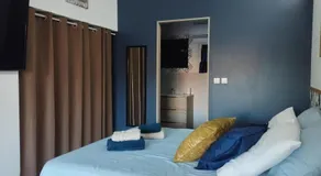 Aux Portes de la Camargue - Image 2