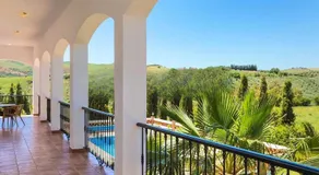 Spacious Villa with Exceptional Views in Malaga - Image 2