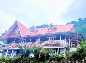 KOLAKHAM SILVERPINE RETREAT HOMESTAY Pure Veg - Image 3
