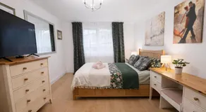 Sutton Cosy Rooms - Image 2